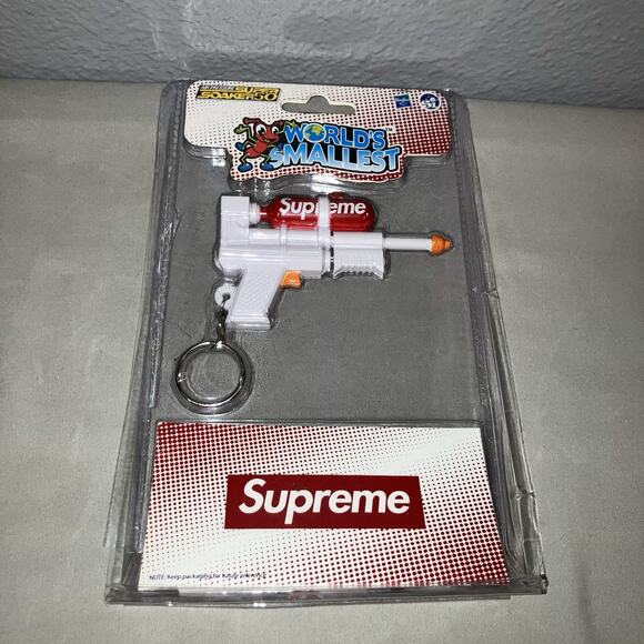 Supreme x Super Soaker 50 Ss19 Squirt Gun Water Pistol Blaster / Keychain *Used* - Picture 5 of 10